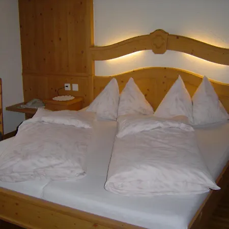 Haus Adora Apartment Leukerbad Room photo